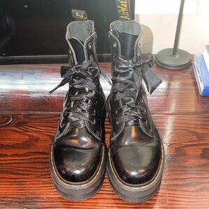 US MENS 7 Dr. Martens Black Leather Platform Lace-Up Boots with Satin Laces